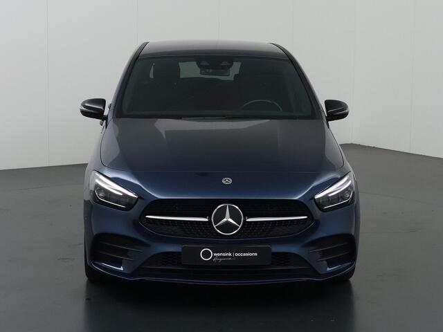 Mercedes-Benz B-KLASSE 250 e AMG Line | Night | Multibeam | Stoelverwarming | Sfeerverlichting | Achteruitrijcamera |