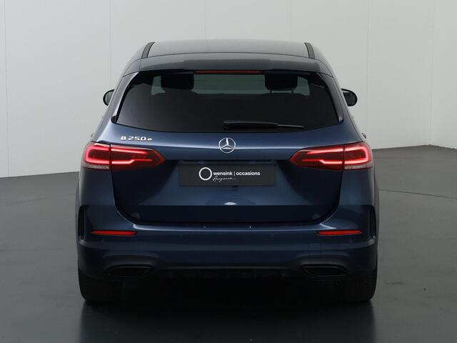 Mercedes-Benz B-KLASSE 250 e AMG Line | Night | Multibeam | Stoelverwarming | Sfeerverlichting | Achteruitrijcamera |