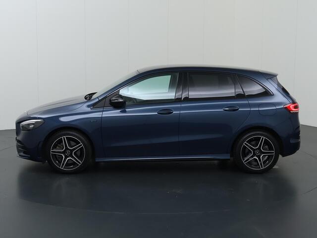 Mercedes-Benz B-KLASSE 250 e AMG Line | Night | Multibeam | Stoelverwarming | Sfeerverlichting | Achteruitrijcamera |