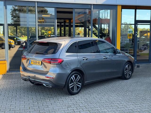 Mercedes-Benz B-KLASSE 180 Luxury Line - leer - adaptive cruise - stoelverwarming