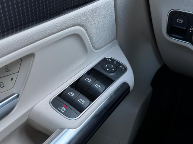 Mercedes-Benz B-KLASSE 180 Luxury Line - leer - adaptive cruise - stoelverwarming