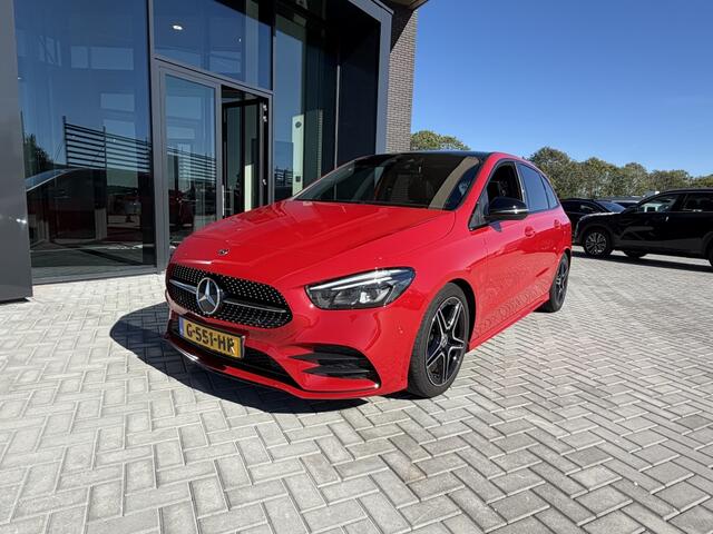 Mercedes-Benz B-KLASSE 180 Bus. Sol. AMG | Pano | Camera | CarPlay |