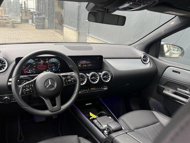 Mercedes-Benz B-KLASSE 250 e 17"/Leder/Panoramadak/Matrix LED/Keyless/Stoelverwarming/Sfeerverlichting/Camera/PDC v+a/