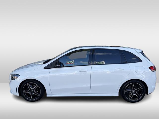 Mercedes-Benz B-KLASSE 200 Business Solution AMG | stoelverwarming | 18 inch velgen | panoramadak | burmester-geluidssysteem |