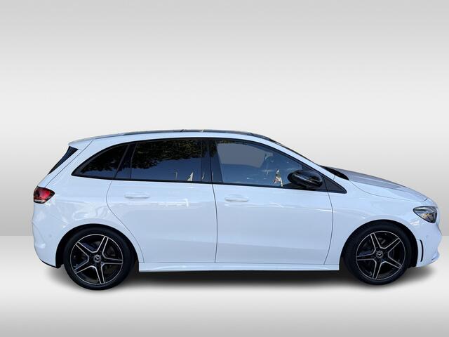 Mercedes-Benz B-KLASSE 200 Business Solution AMG | stoelverwarming | 18 inch velgen | panoramadak | burmester-geluidssysteem |