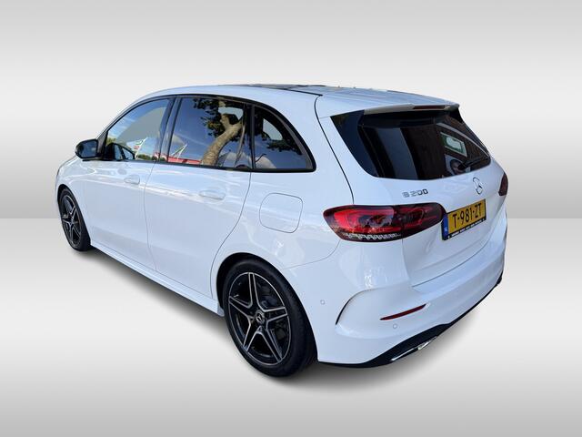 Mercedes-Benz B-KLASSE 200 Business Solution AMG | stoelverwarming | 18 inch velgen | panoramadak | burmester-geluidssysteem |