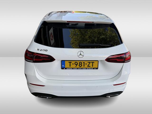 Mercedes-Benz B-KLASSE 200 Business Solution AMG | stoelverwarming | 18 inch velgen | panoramadak | burmester-geluidssysteem |