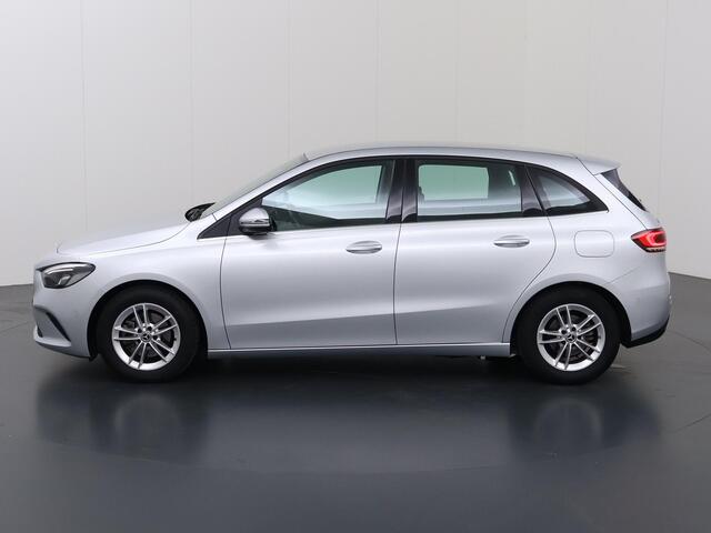 Mercedes-Benz B-KLASSE 180 Advantage | Trekhaak | Achteruitrijcamera | Led koplampen | Electrische achterklep |