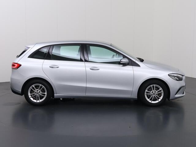 Mercedes-Benz B-KLASSE 180 Advantage | Trekhaak | Achteruitrijcamera | Led koplampen | Electrische achterklep |