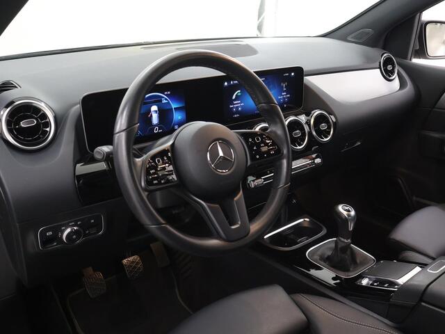 Mercedes-Benz B-KLASSE 180 Advantage | Trekhaak | Achteruitrijcamera | Led koplampen | Electrische achterklep |