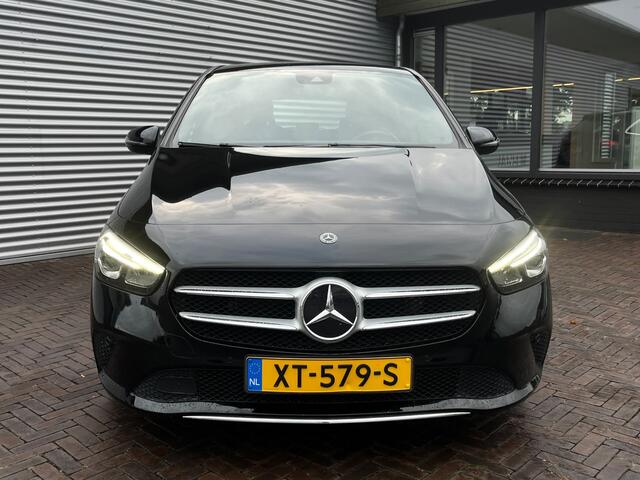 Mercedes-Benz B-KLASSE 180 Launch Edition LAGE KM