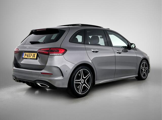 Mercedes-Benz B-KLASSE 200 AMG Nightpakket | Panoramadak | Sfeerverlichting | Keyless GO | Stoelverwarming | Parkeerpakket met Camera | Inclusief 24 maanden Mercedes-Benz Certified garantie voor Europa.