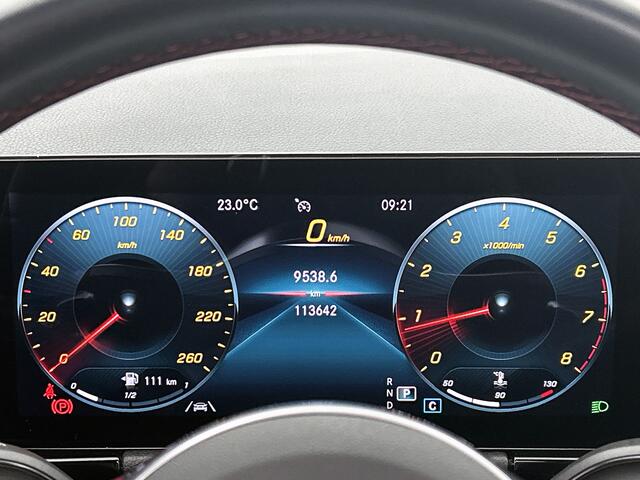 Mercedes-Benz B-KLASSE 200 AMG Nightpakket | Panoramadak | Sfeerverlichting | Keyless GO | Stoelverwarming | Parkeerpakket met Camera | Inclusief 24 maanden Mercedes-Benz Certified garantie voor Europa.