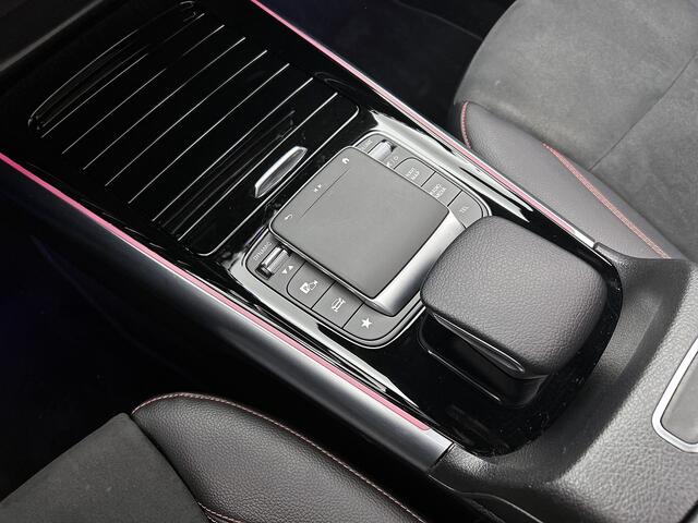 Mercedes-Benz B-KLASSE 200 AMG Nightpakket | Panoramadak | Sfeerverlichting | Keyless GO | Stoelverwarming | Parkeerpakket met Camera | Inclusief 24 maanden Mercedes-Benz Certified garantie voor Europa.