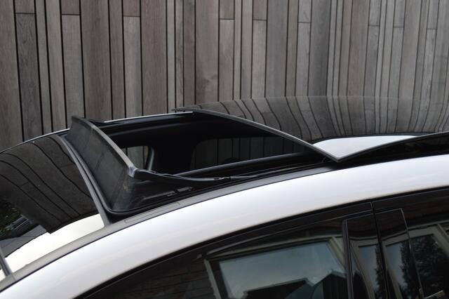 Mercedes-Benz B-KLASSE 180 AMG-Line Led Panorama Widescreen Camera CarPlay Augmented Pdc