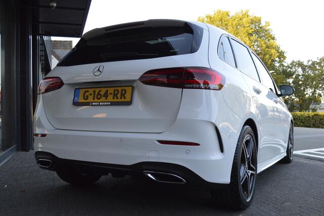 Mercedes-Benz B-KLASSE 180 AMG-Line Led Panorama Widescreen Camera CarPlay Augmented Pdc
