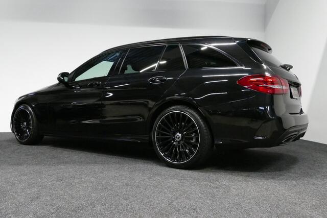 Mercedes-Benz C-KLASSE Estate 160 AMG Line / Panamericana Grill / Elektr. verstelbare voorstoelen / LED High Performance / Stoelverwarming / Elektr. achterklep / 19'' LMV / Night-Pakket / Spiegelpakket / Dynamic Select / Navigatie / Cruise Control / Regensensor / Virtual Cockpi