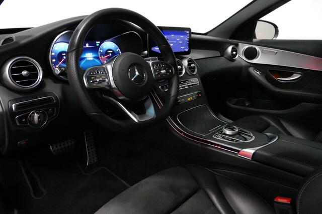 Mercedes-Benz C-KLASSE Estate 160 AMG Line / Panamericana Grill / Elektr. verstelbare voorstoelen / LED High Performance / Stoelverwarming / Elektr. achterklep / 19'' LMV / Night-Pakket / Spiegelpakket / Dynamic Select / Navigatie / Cruise Control / Regensensor / Virtual Cockpi