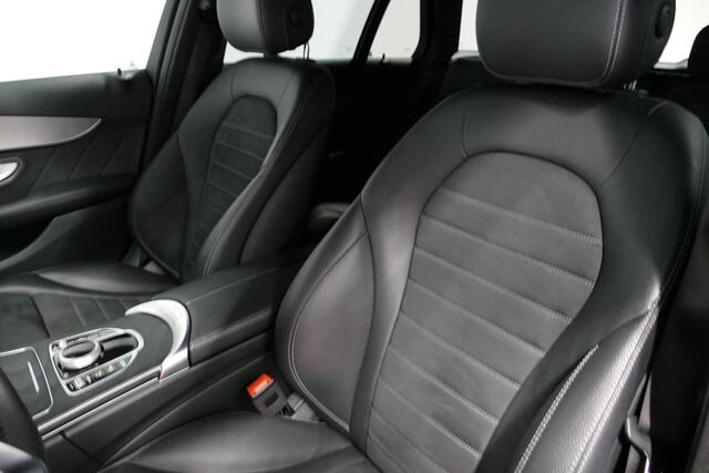 Mercedes-Benz C-KLASSE Estate 160 AMG Line / Panamericana Grill / Elektr. verstelbare voorstoelen / LED High Performance / Stoelverwarming / Elektr. achterklep / 19'' LMV / Night-Pakket / Spiegelpakket / Dynamic Select / Navigatie / Cruise Control / Regensensor / Virtual Cockpi