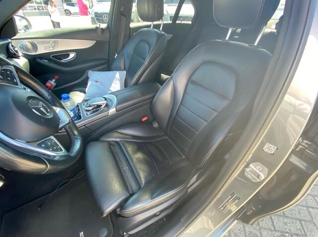 Mercedes-Benz C-KLASSE 180 Sport Edition Premium Plus / Panoramadak / 360Camera / Burmester / Leder / 19'' / Sfeerverlichting / Memory seats / Nightpakket / Navigatie / Dodehoek / Cruise Control