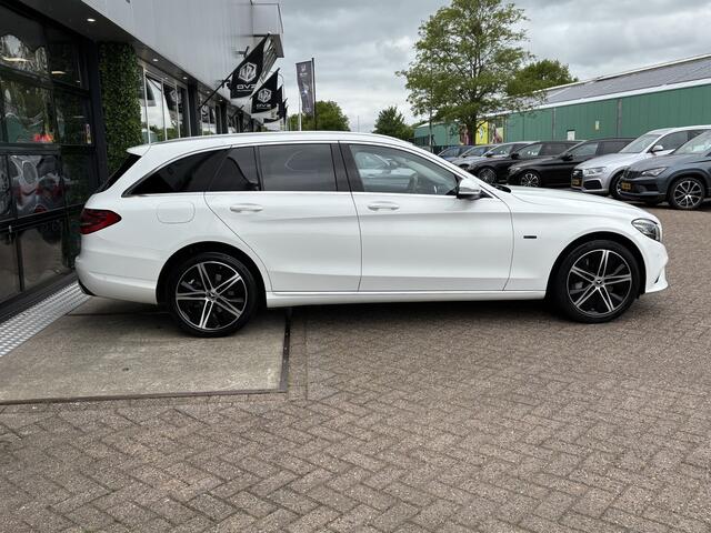 Mercedes-Benz C-KLASSE Estate 300 de Business Solution Luxury Limited | Distronic Plus | Camera | Trekhaak