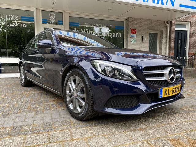 Mercedes-Benz C-KLASSE Estate 300 CDI HYBRID Lease Edition NL Dealer Geleverde Auto Autom. Airco/Half lederen bekl./Cruise Contr./Verw. Elektr. verstbare stoelen/Park. Assistent+sensoren V+A/Elektr. verst.b. en verwarmde buitensp./Navigatie Fullmap/ All Season Banden/Multifunct