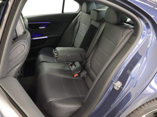 Mercedes-Benz C-KLASSE 180 Luxury Line | Sfeerverlichting | Stoelverwarming | Achteruitrijcamera | Smartphone-integratie | Panoramaschuifdak |