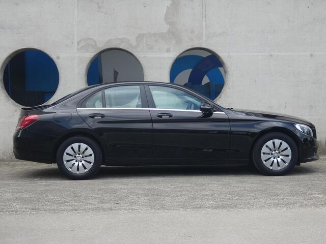 Mercedes-Benz C-KLASSE 250 Ambition | LEDEREN BEKLEDING | NAVIGATIE | DEALER ONDERHOUDEN |