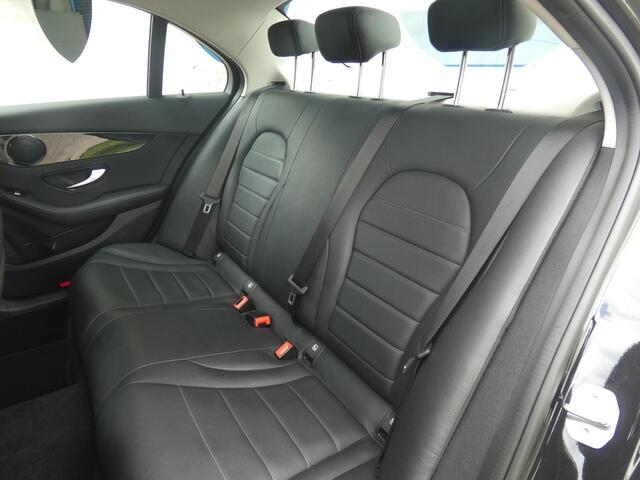 Mercedes-Benz C-KLASSE 250 Ambition | LEDEREN BEKLEDING | NAVIGATIE | DEALER ONDERHOUDEN |