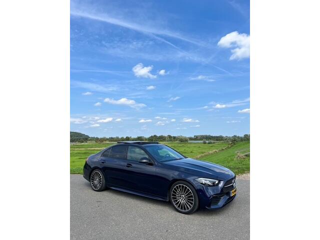 Mercedes-Benz C-KLASSE 200 Launch Edition AMG Line | Adaptive Cruise Control | LED | Achteruitrijcamera | Stoel verwarming |