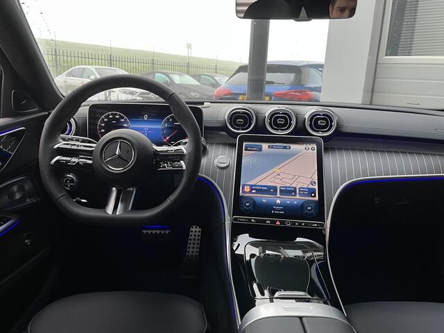 Mercedes-Benz C-KLASSE Estate 200 | Panoramadak | AMG Night | Zwart leer | Trekhaak | 360° Camera | Head-Up Display | Elektrisch Verstelbare Voorstoelen + Memory | Burmester 3D Surround Sound |