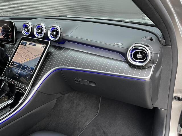 Mercedes-Benz C-KLASSE Estate 200 | Panoramadak | AMG Night | Zwart leer | Trekhaak | 360° Camera | Head-Up Display | Elektrisch Verstelbare Voorstoelen + Memory | Burmester 3D Surround Sound |