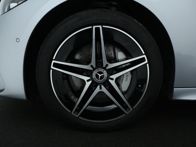 Mercedes-Benz C-KLASSE Estate 300 e AMG Plug-In Hybride | AMG Line | Night Pakket | Panorama Schuif-Kanteldak | Trekhaak | Inclusief 24 maanden MB Certified garantie voor Europa.