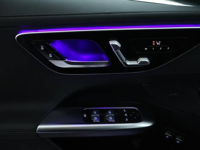 Mercedes-Benz C-KLASSE Estate 300 e AMG Plug-In Hybride | AMG Line | Night Pakket | Panorama Schuif-Kanteldak | Trekhaak | Inclusief 24 maanden MB Certified garantie voor Europa.