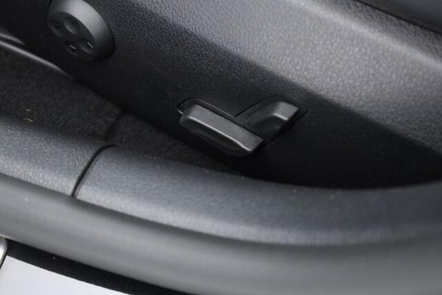 Mercedes-Benz C-KLASSE 200 AMG Line | Navi | 19'' | Stoelverw. | Apple CarPlay | Camera