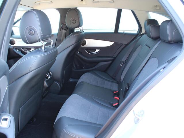 Mercedes-Benz C-KLASSE Estate 180 Premium AUTOMAAT / Trekhaak (1800 KG) / Navigatie / Parkeer Pakket / Stoelverwarming Voor / Elektrisch Bedienbare Achterklep /