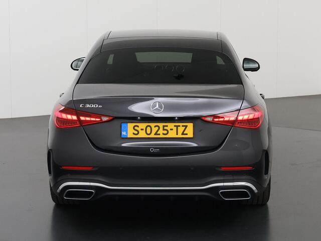 Mercedes-Benz C-KLASSE 300 e AMG Line | Rijassistentiepakket Plus | Stoelverwarming | Sfeerverlichting | Keyless Go |