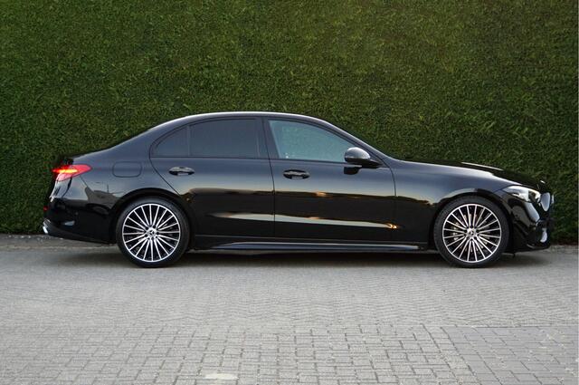 Mercedes-Benz C-KLASSE C 180 AMG Line Night | Dodehoek Camera Stoelverwarming