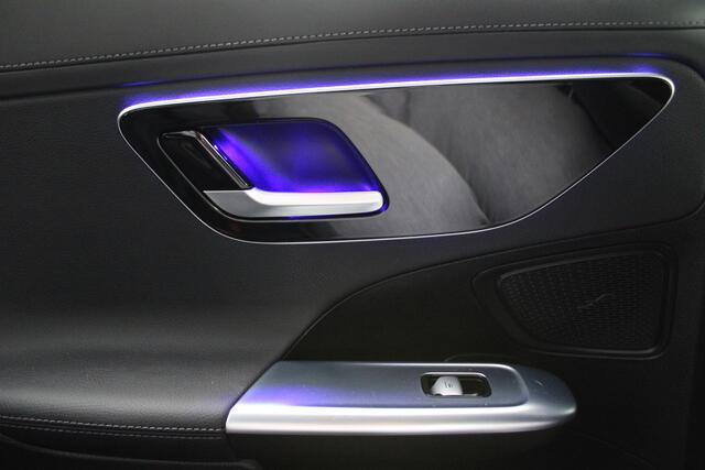 Mercedes-Benz C-KLASSE AMG-line (Nightpakket, Sfeerverlichting, Camera, Dodehoek, Apple Carplay)