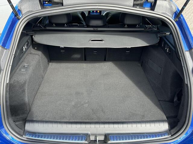 Mercedes-Benz C-KLASSE Estate 300 e Business Solution AMG | Night Pakket | Panoramadak | Trekhaak | 360° Camera | DISTRONIC Afstandsassistent | Dodehoekassistent | Sierdelen Lindehout Antraciet | Elektrisch Verstelbare Stoelen + Memory | Apple CarPlay | Android Auto