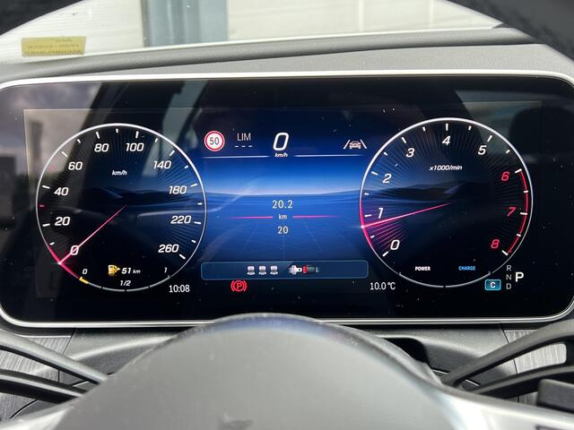 Mercedes-Benz C-KLASSE 180 Star Edition Luxury LIMITED | Panoramadak | DISTRONIC Afstandsassistent | Elektrisch Verstelbare Stoelen + Memory | Dodehoekassistent | Apple CarPlay | Android Auto | Sfeerverlichting | Stoelverwarming | Elektrisch Inklapbare Buitenspiegels