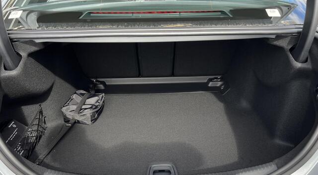 Mercedes-Benz C-KLASSE 180 Star Edition Luxury LIMITED | Panoramadak | Trekhaak | Elektrisch Verstelbare Stoelen + Memory | Donkergetint Glas Achter | Dodehoekassistent | Apple CarPlay | Android Auto | Sfeerverlichting | Stoelverwarming