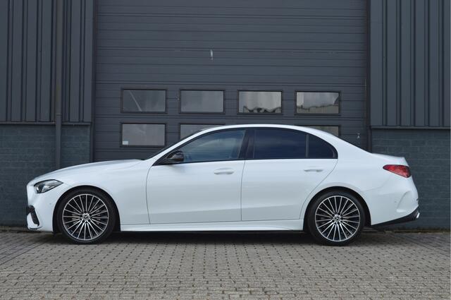 Mercedes-Benz C-KLASSE 180 AMG Line | ORG. NL | CAMERA | SFEERVERLICHTING |