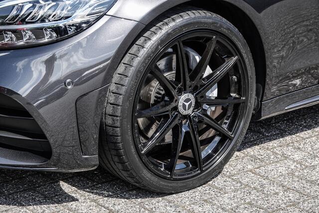 Mercedes-Benz C-KLASSE Estate C180 | 156Pk Aut. | AMG-Line | Night Pakket | Panoramadak | Achteruitrijcamera | Trekhaak | 19''