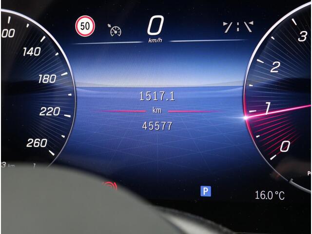 Mercedes-Benz C-KLASSE 200 Launch Edition AMG Line | Panorama | Trekhaak