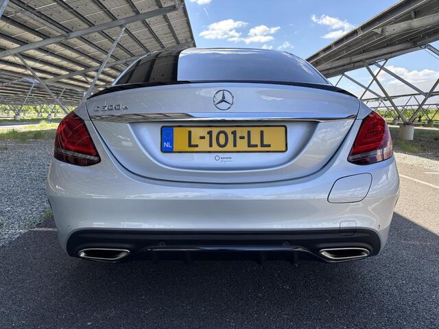 Mercedes-Benz C-KLASSE 300 e Business Solution AMG Limited | Night | Panoramadak | Stoelverwarming | Sfeerverlichting | Apple carplay |