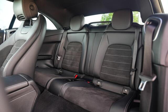 Mercedes-Benz C-KLASSE Cabrio 180 Edition 1 AMG Airscarf Stoelverw. Navi Leer/Alcantara 19''LM