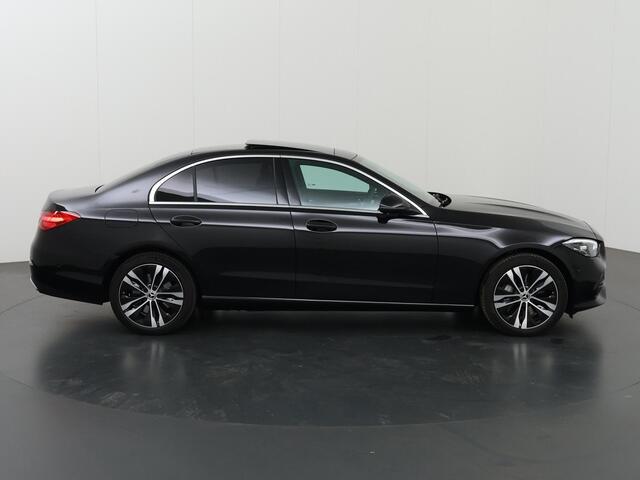 Mercedes-Benz C-KLASSE 300 e Luxury Line | Panorama-dak | Donkergetint glas | Electrische stoelen met geheugen | Sfeerverlichting