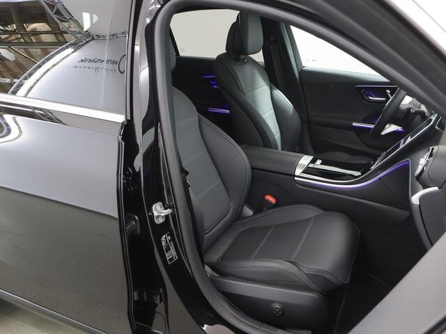 Mercedes-Benz C-KLASSE 300 e Luxury Line | Panorama-dak | Donkergetint glas | Electrische stoelen met geheugen | Sfeerverlichting