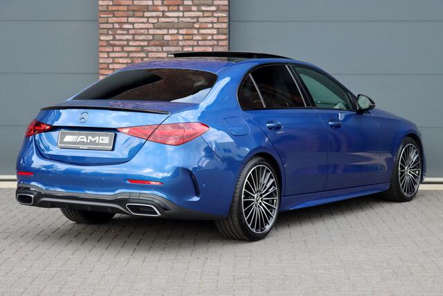 Mercedes-Benz C-KLASSE 180 AMG Line Aut9 | Panoramadak | Sfeerverlichting | Nightpakket | Camera | Dodehoekassistent | Apple Carplay/Android Auto | Zitcomfortpakket |